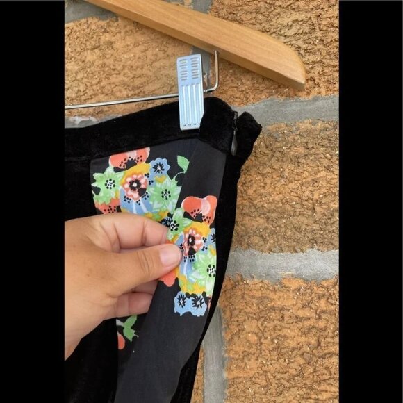 FREE PEOPLE Velvet satin twisted swirl maxi skirt size 10 - Picture 3 of 7